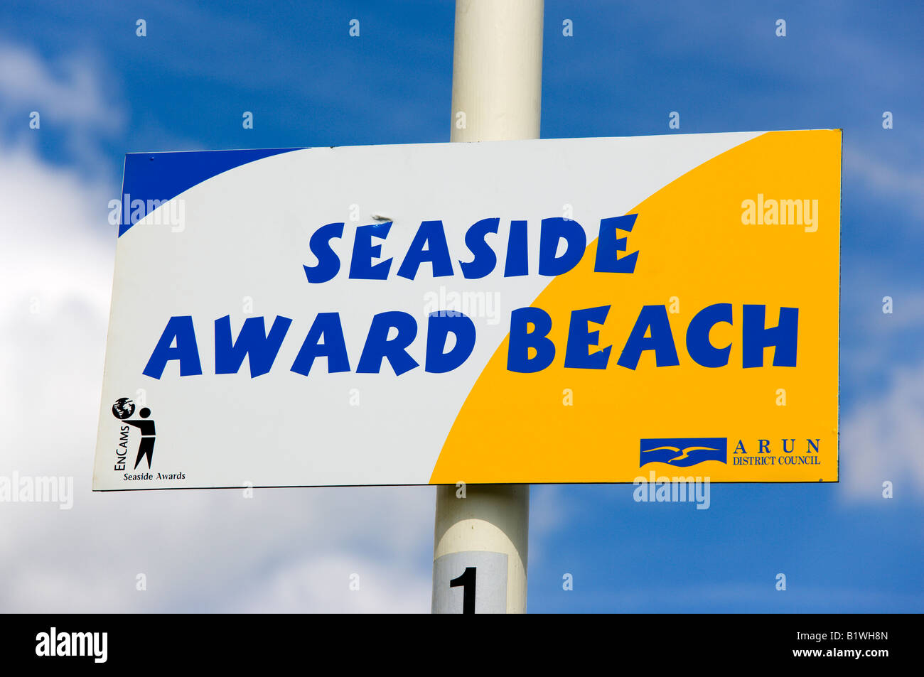 ENGLAND West Sussex Littlehampton Seaside Award Strand Zeichen aus der Encams Keep Britain Tidy Kampagne direkt an der Strandpromenade Stockfoto