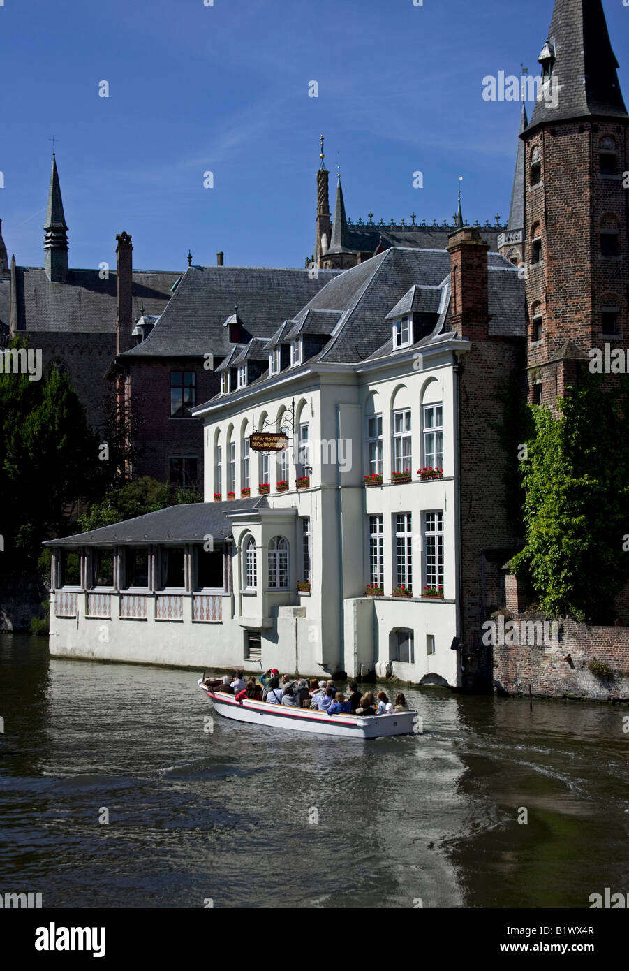 Sightseeing durch Kanalboot, Brügge, Flandern, Europa Stockfoto