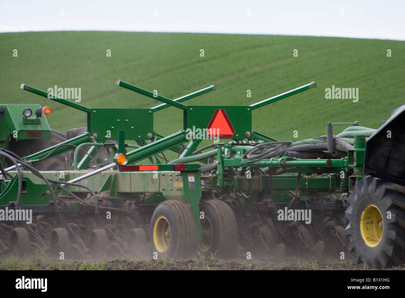 Nahaufnahme von Luft Bohrer Ausrüstung Aussaat in einem Feld von Saskatchewan Stockfoto