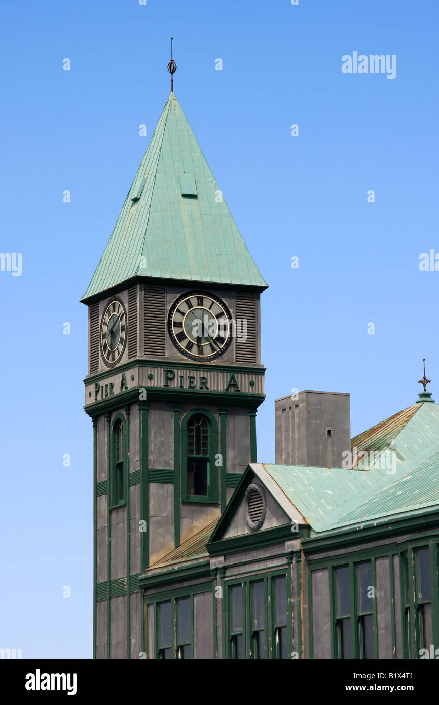 Flugsteig A viktorianischen Uhrturm im Battery Park - New York City, USA Stockfoto