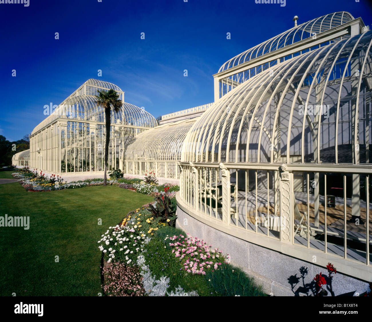 krummlinigen Gewächshaus im Botanischen Garten Dublin Irland Stockfoto