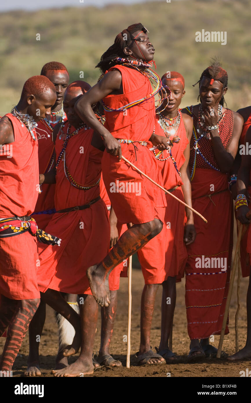 Tribal Dance der Masai Krieger Stockfoto