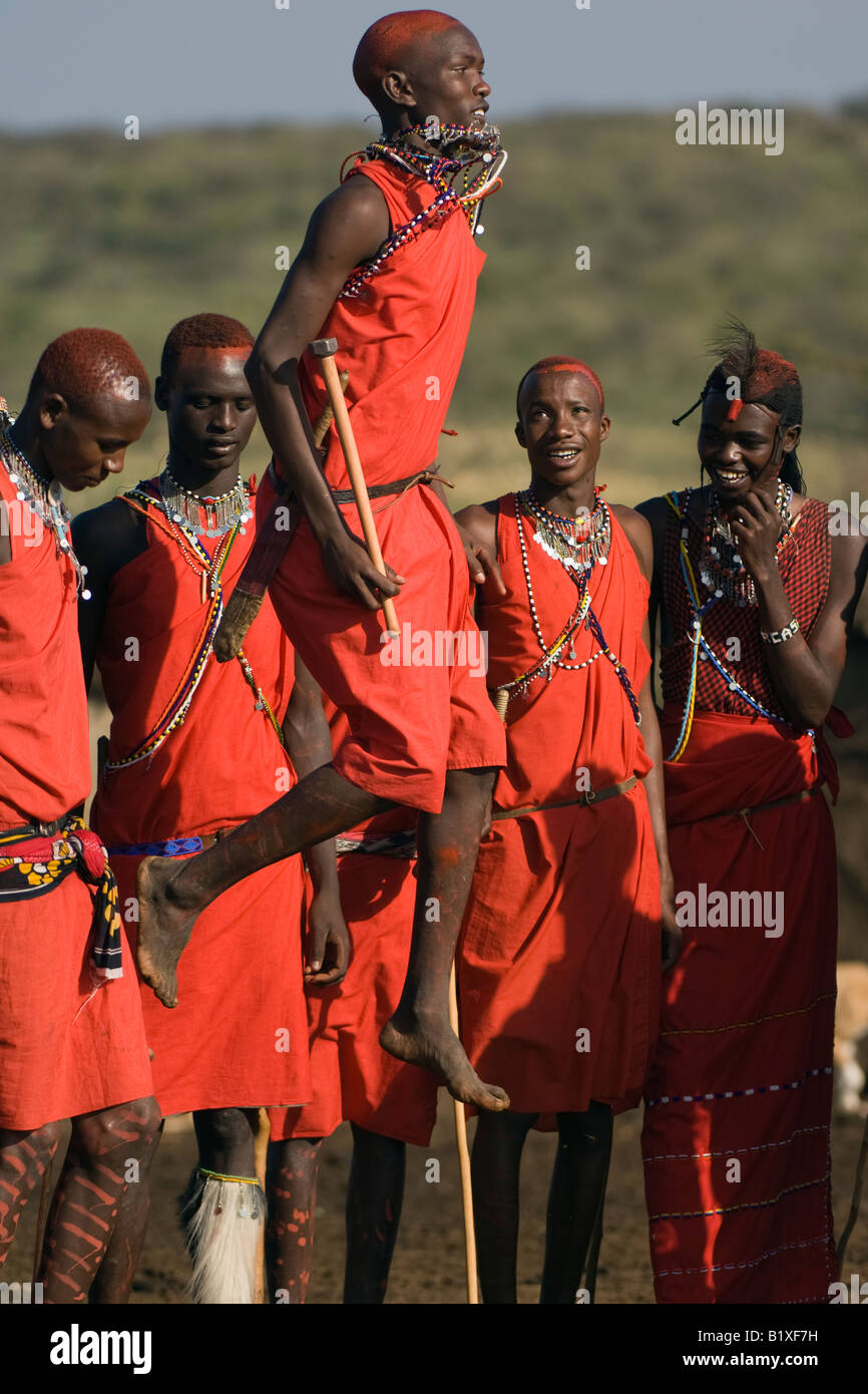 Tribal Dance der Masai Krieger Stockfoto