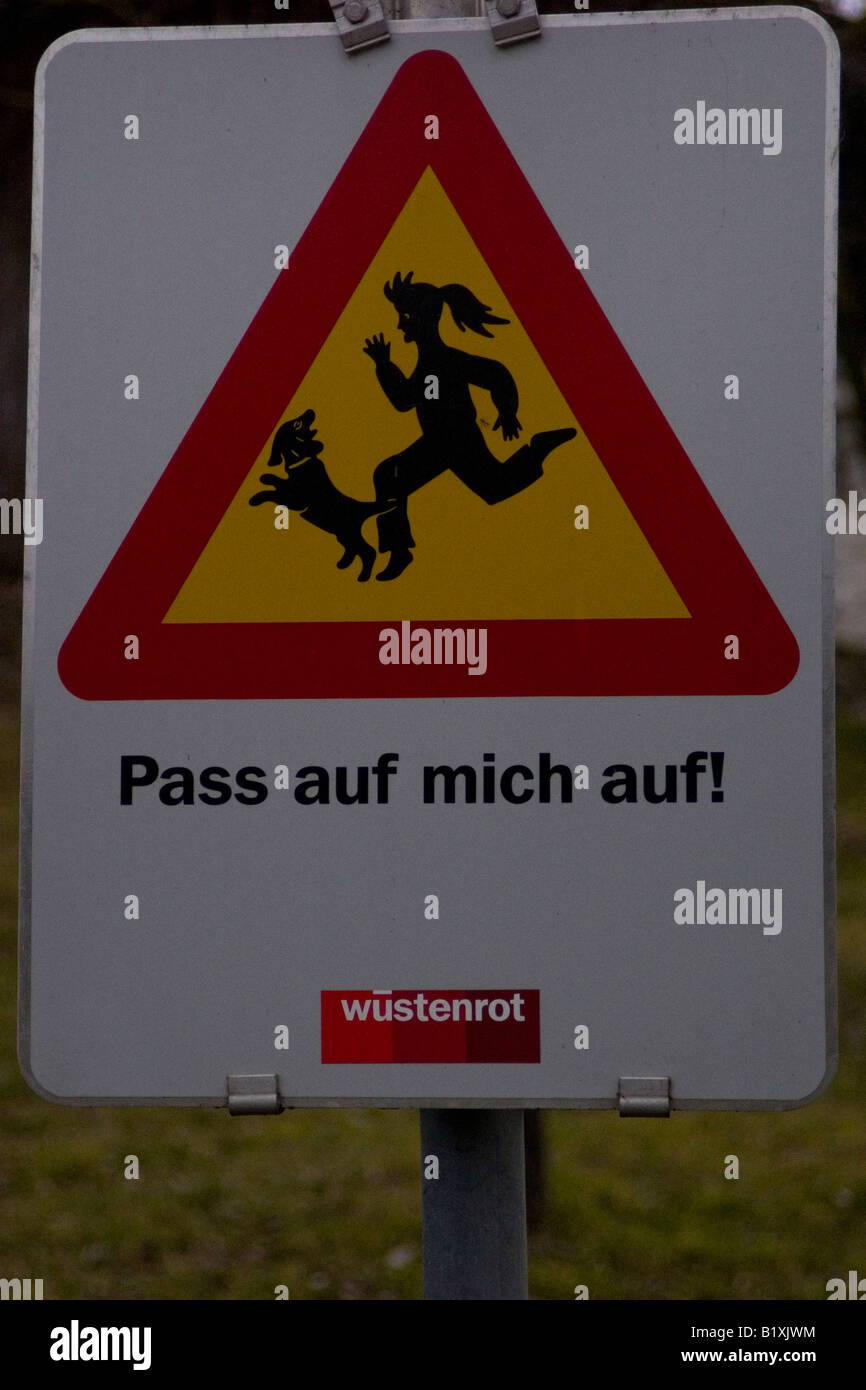 Österreich, Perbersdorf, Sicherheitssignal, "Watch out für mich!" Stockfoto