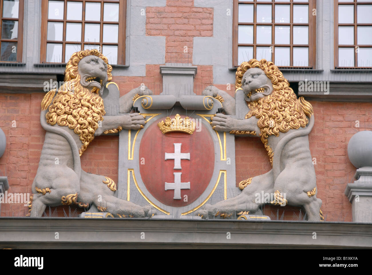 Polen-Danzig-Danzig-Statue mit Wappen Stockfoto