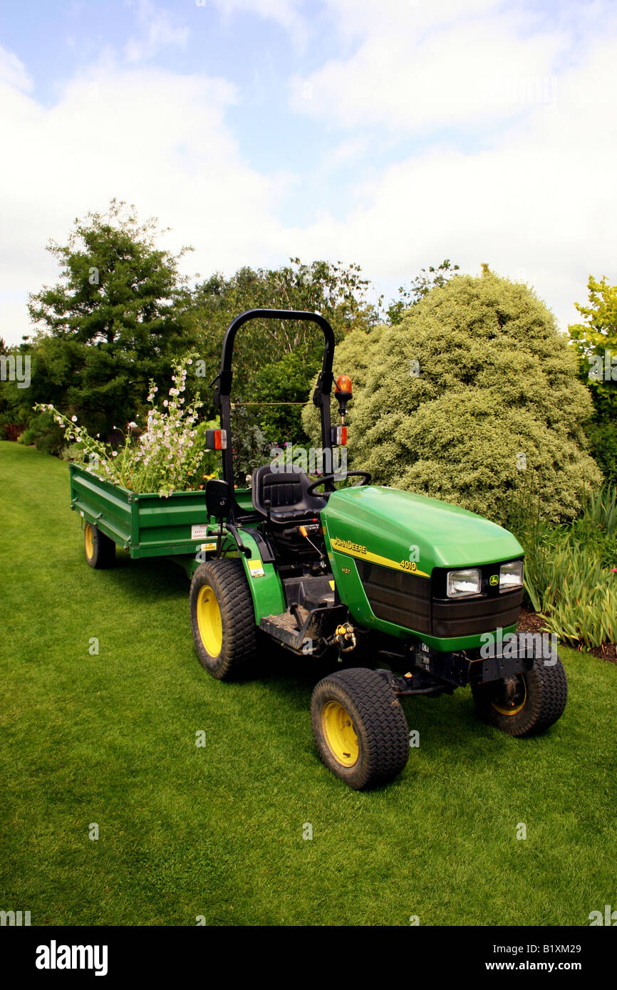 Der john deere garten Fotos und Bildmaterial in hoher Auflösung Alamy