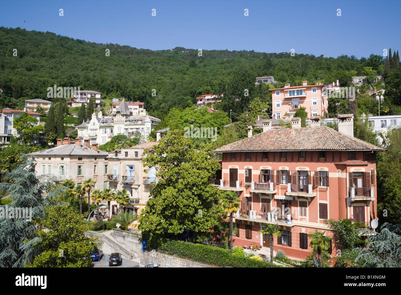 Opatija Istrien Kroatien Europa kann Elegant 19. Jahrhunderts Villen am Hang in der Stadt Stockfoto