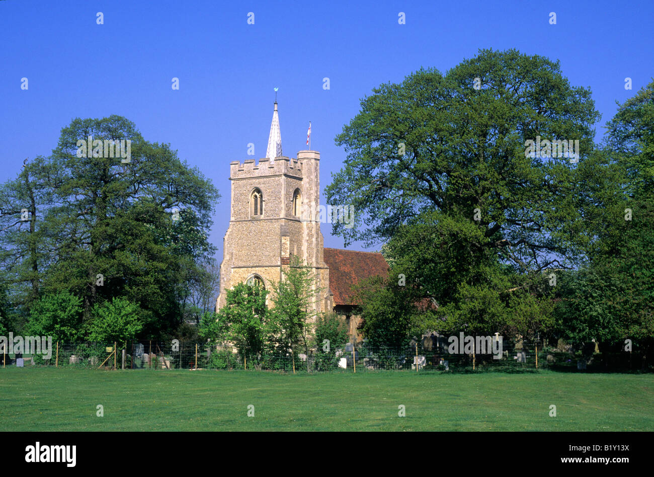 Knebworth Chuch und Park Hertfordshire England UK Parklandschaft englischen mittelalterlichen Architektur Turm Turm Stockfoto