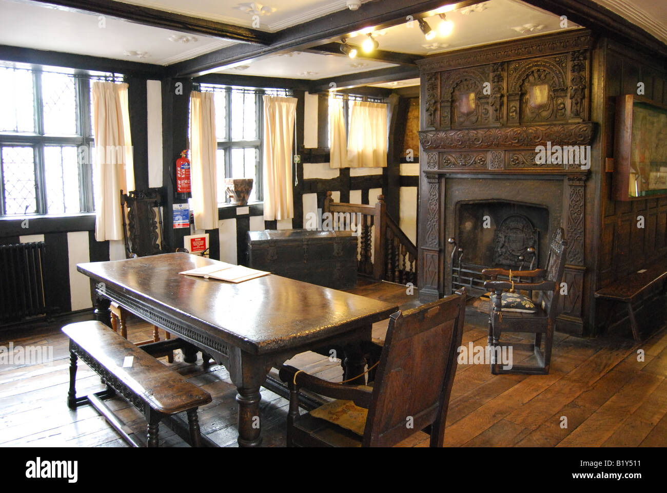 Wohnzimmer mit Kamin, The Old House, hohe Stadt, Hereford, Herefordshire, England, Vereinigtes Königreich Stockfoto
