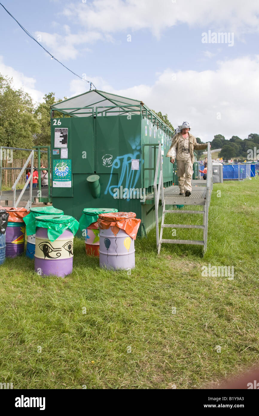 Long drop toilets glastonbury festival Fotos und Bildmaterial in