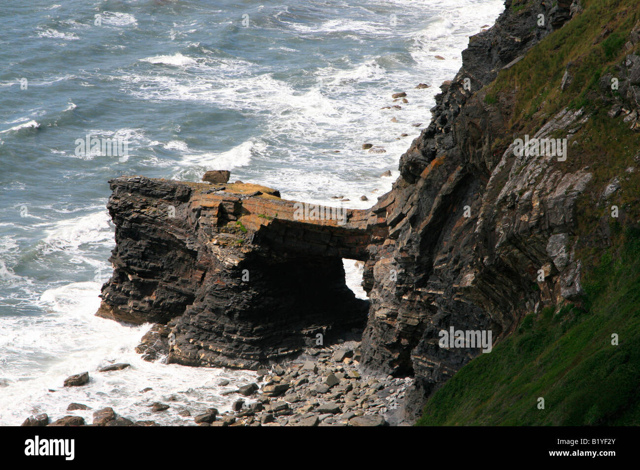 Cliff See Brücke Erosion Feature Süd-west Küste entlang südlich von Crackington Hafen Cornwall England uk gb Stockfoto