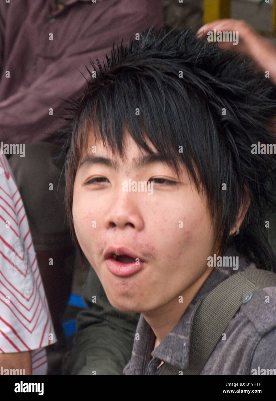 Vietnamesische junge mit lustigen Ausdruck Stockfoto