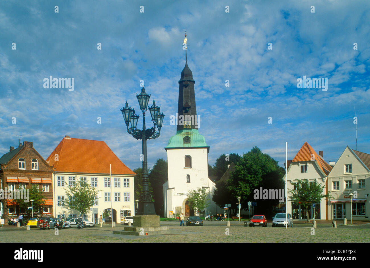 Markt-Platz und Kirche in Glueckstadt, Nordseeküste, Norddeutschland Stockfoto