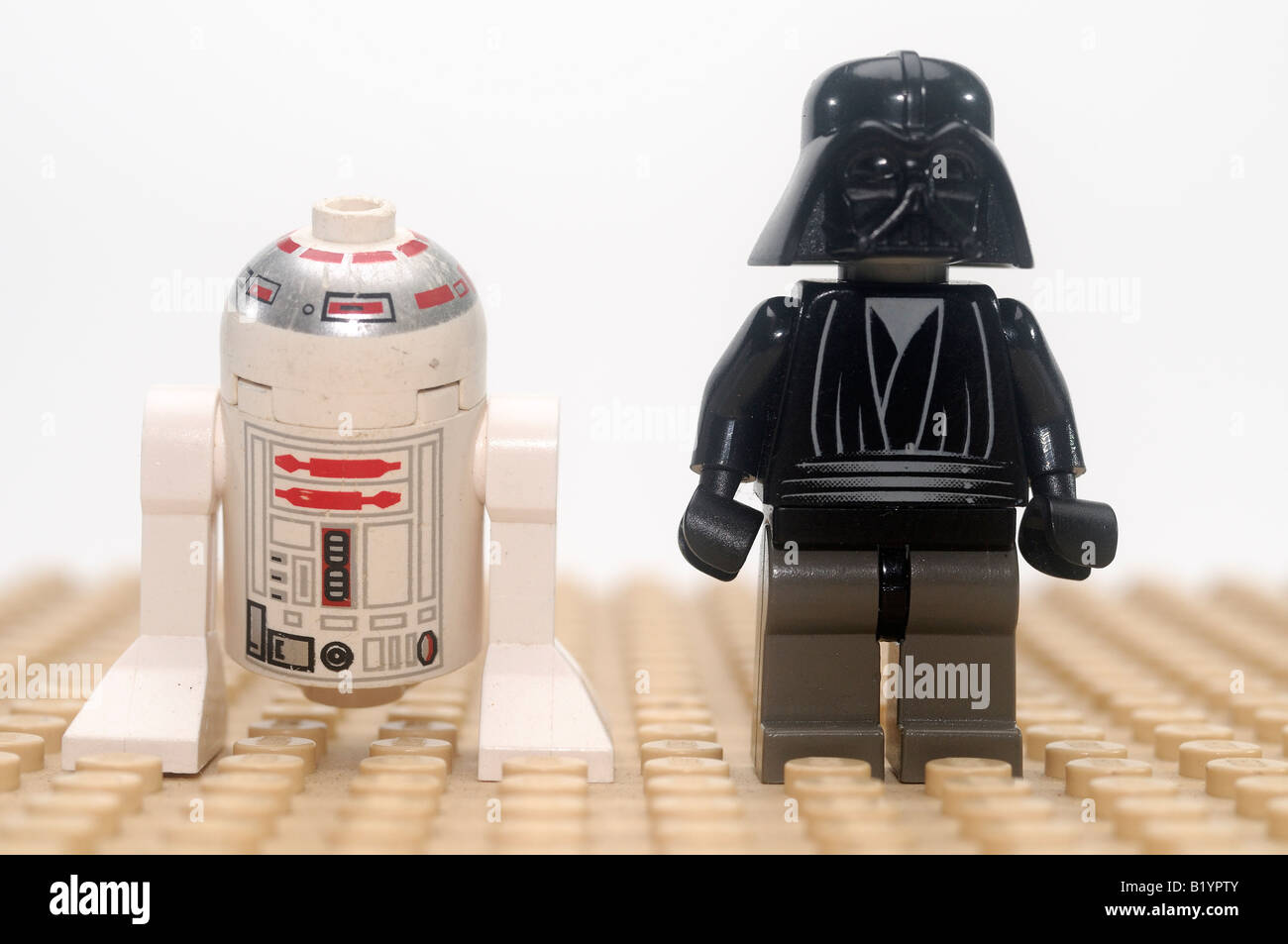 Star Wars Figur Darth Vader und R2D2 Stockfoto