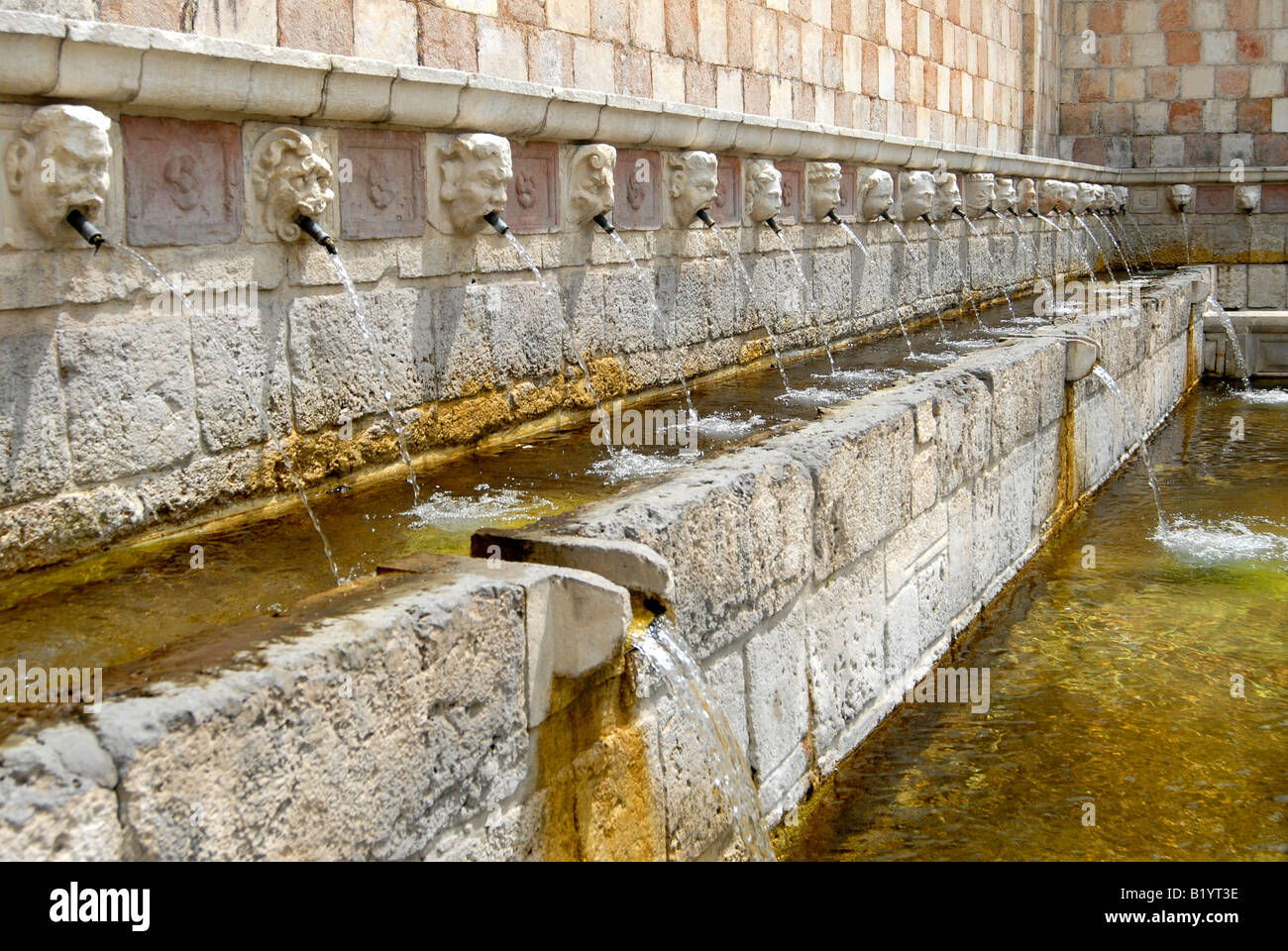 Fontana della 99 Canelle, L' Aquila, Italien Stockfoto