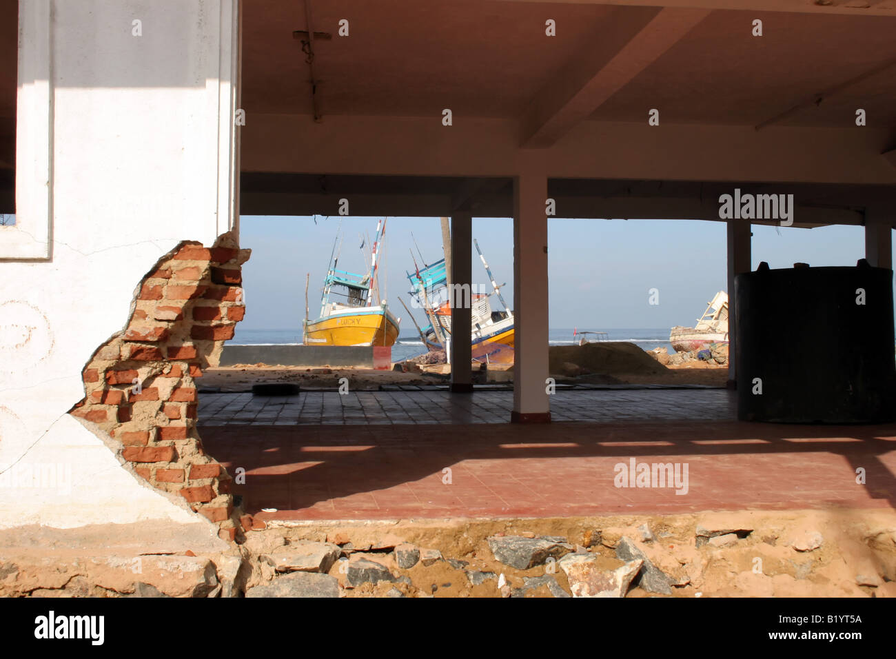 Die Küsten Stadt Hikkaduwa, Sri Lanka, ist Severlyu, die durch den Tsunami, der hier im Jahr 2004 schlug beschädigt. Stockfoto