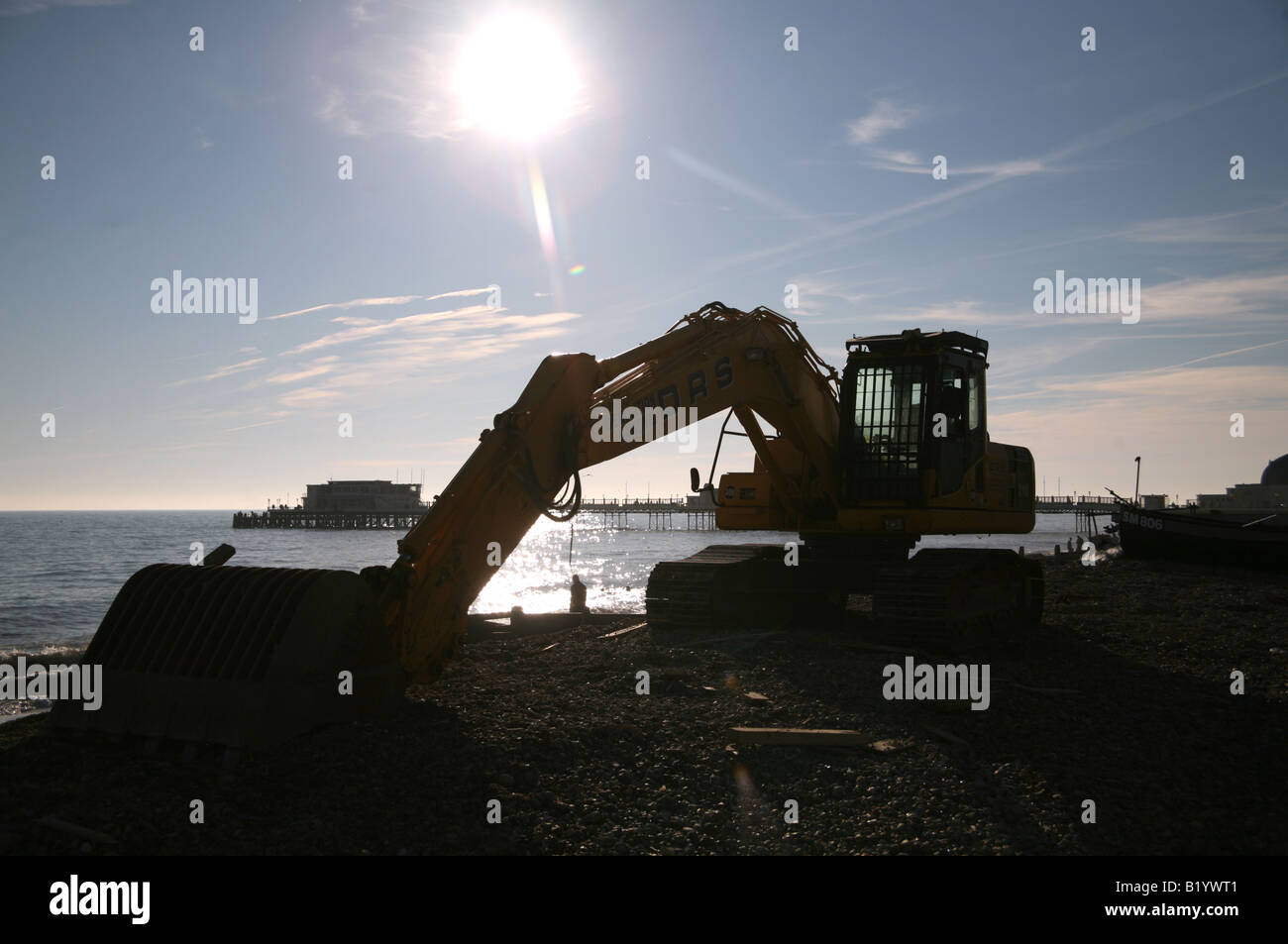 mechanischen Bagger am Strand Stockfoto