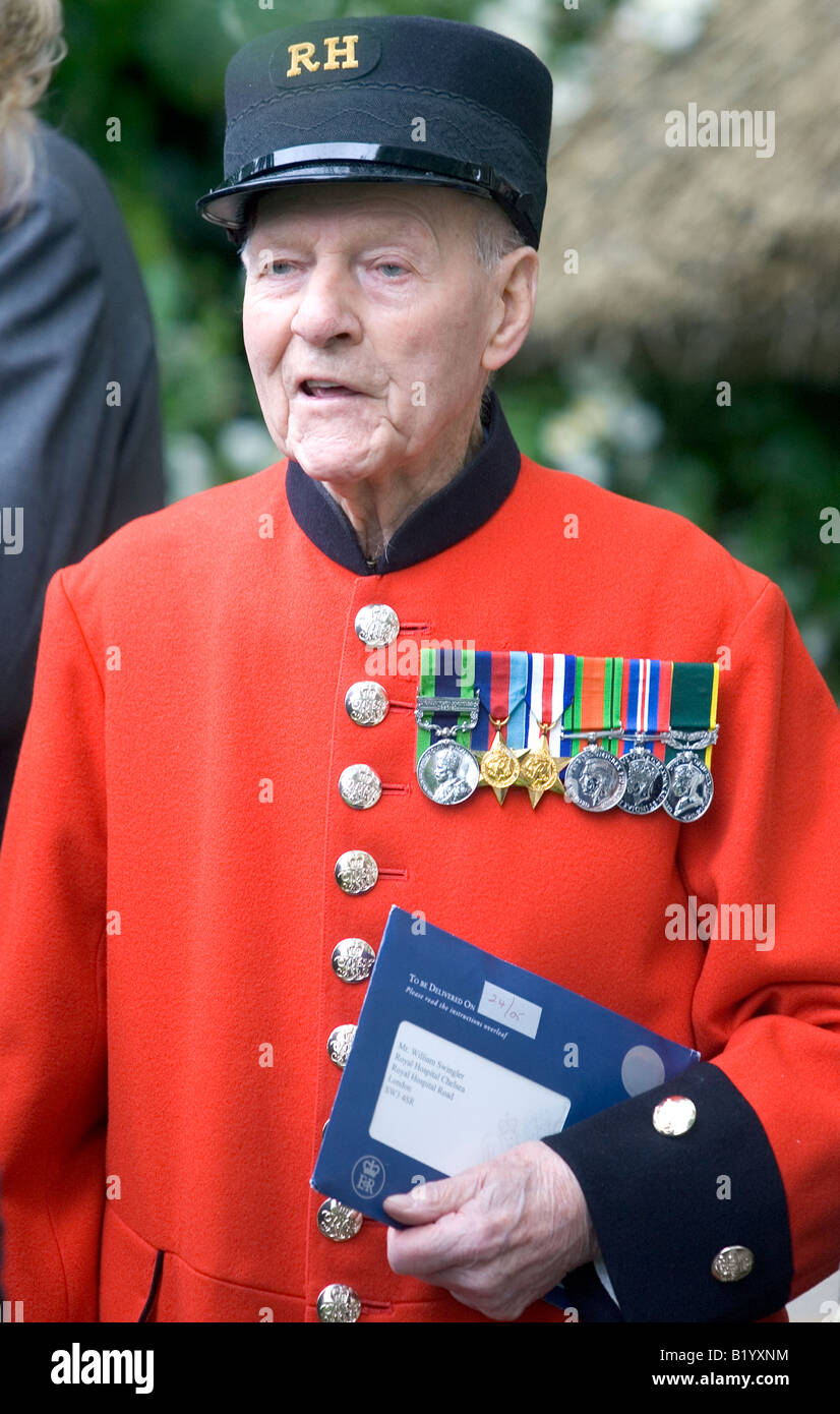 Chelsea Pensionär erhält ein Telegramm von der Königin zum 100. Geburtstag Stockfoto