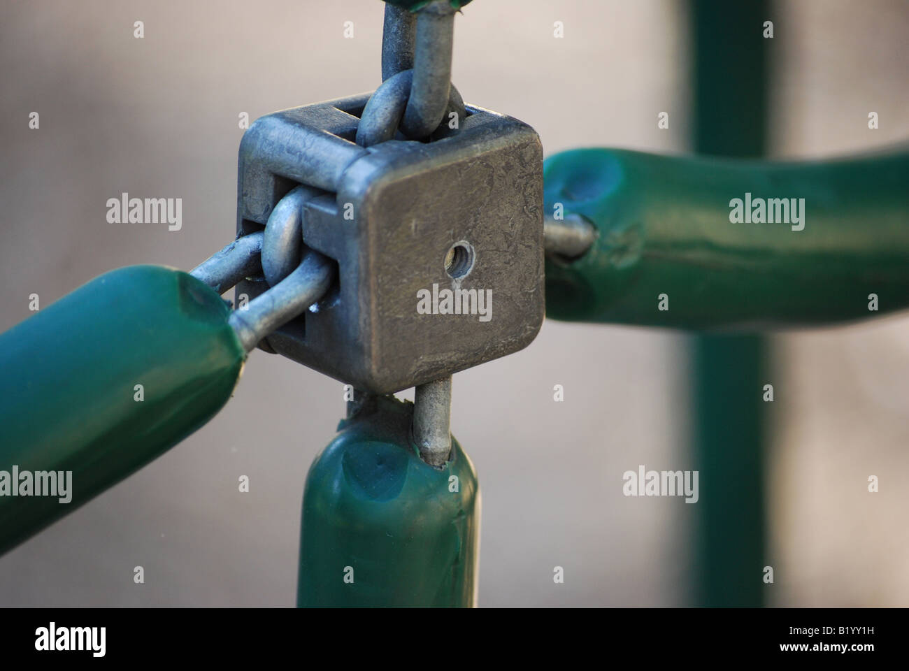 Vier-Wege-Connector mit Kautschuk beschichtet Ketten Stockfoto