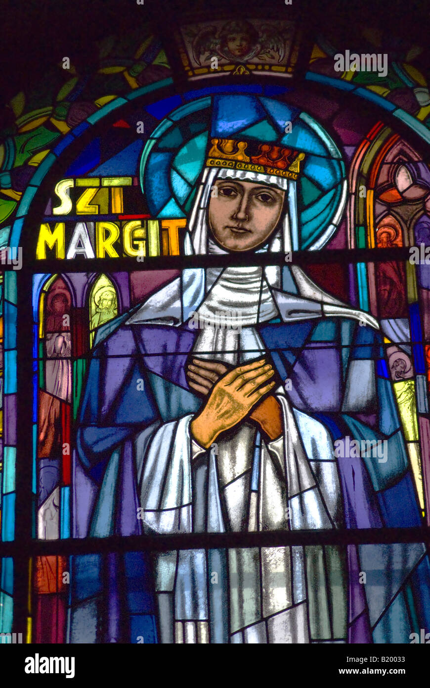 Budapest, Ungarn. St.-Stephans Basilika. Glasfenster in der Kapelle der Heiligen rechten - Margarethe Stockfoto