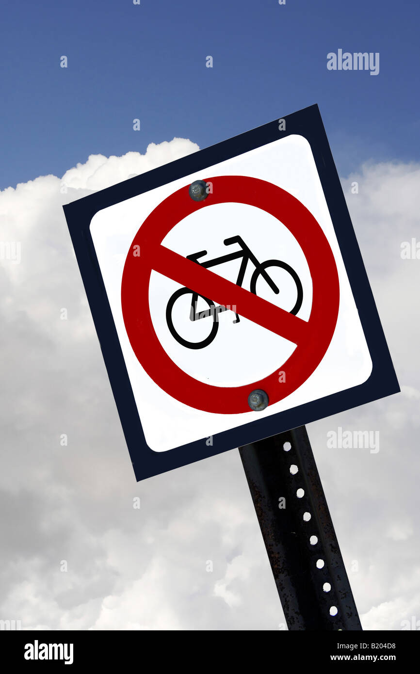 Keine Fahrräder-Wegweiser Stockfoto