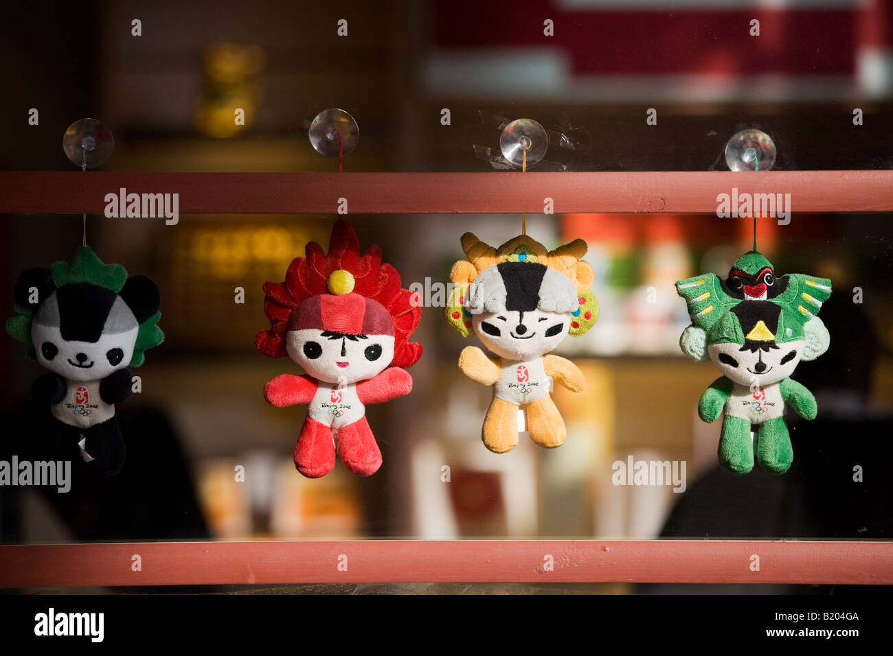 2008 Olympischen Spiele offiziellen Olympischen Spiele Souvenirs Fuwa Maskottchen Zeichen im Souvenir-Shop in Peking China Stockfoto