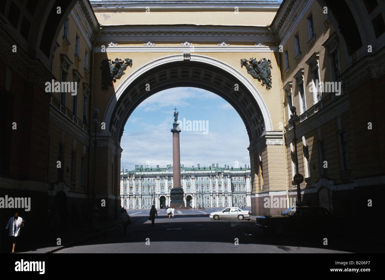 St. Petersburg gebaut Peter Great nach dem Sieg gegen Schweden in1703. Niederlage Frankreichs spaltenweise Eremitage auch sichtbar gekennzeichnet. Stockfoto