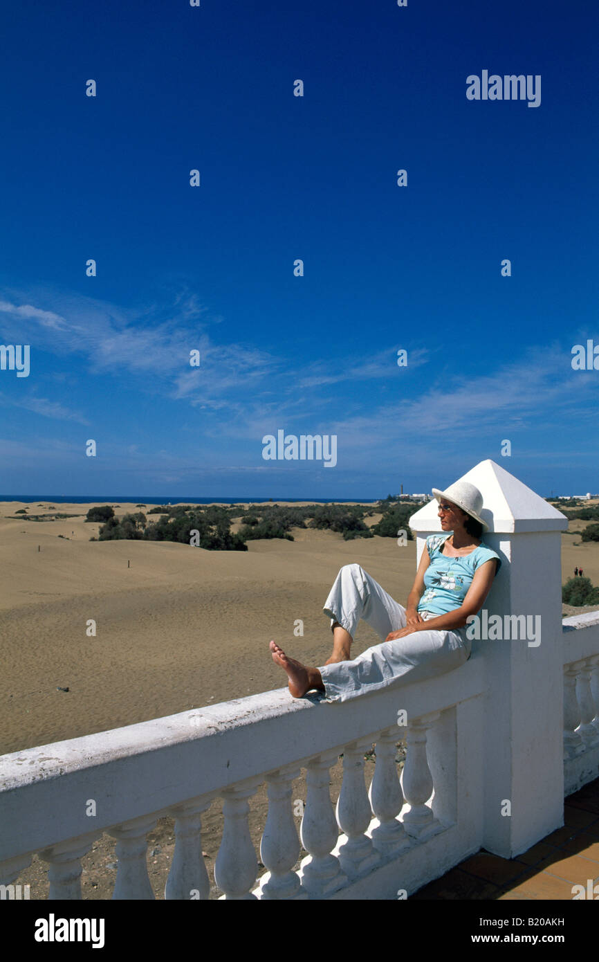 Frau entspannen bei RIU Palace Hotel Gran Canaria Kanaren Spanien Stockfoto