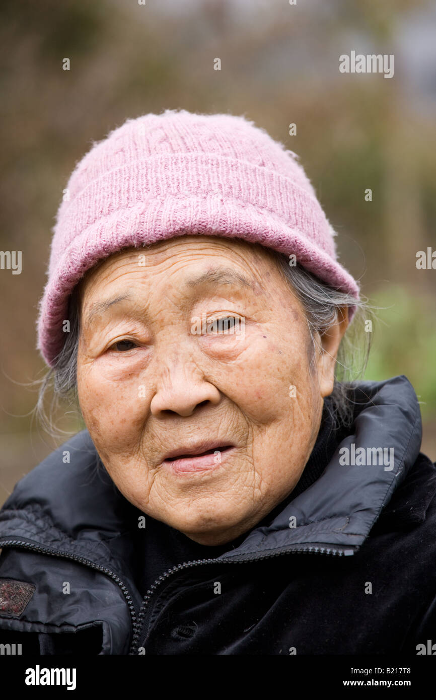 Ältere Chinesin in Chongqing, China Stockfoto