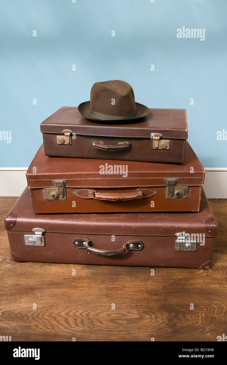 Vintage Leder Fällen mit einem herkömmlichen mans "Trilby" Hut Stockfoto