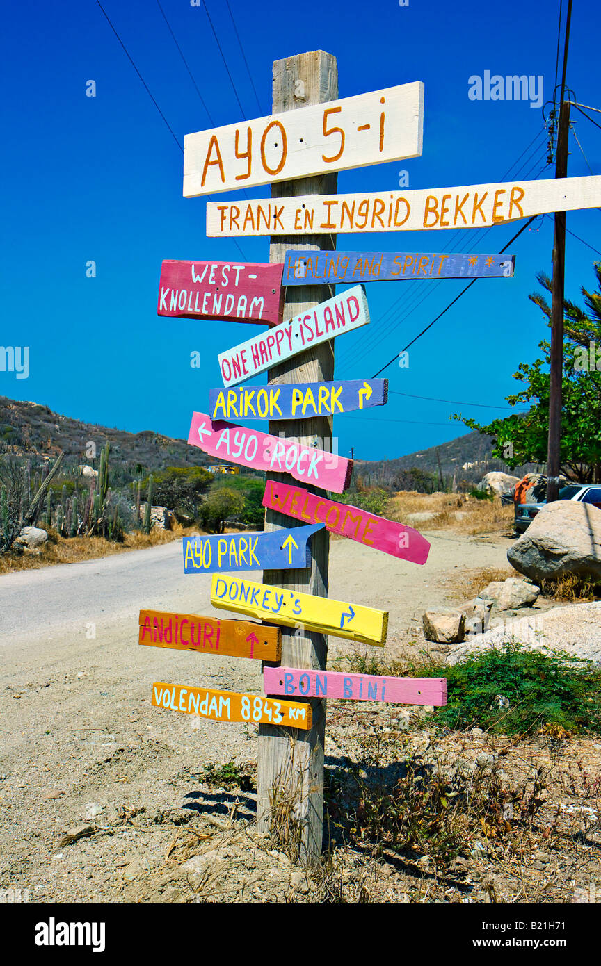 Straßenschild in Arikok Nationalpark auf Aruba Stockfoto