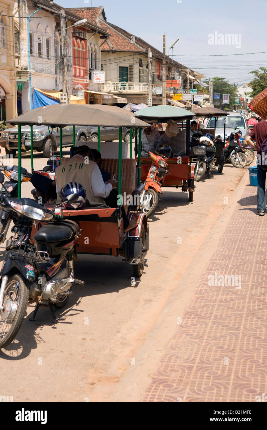 Taxistand- oder Turt-tut Rang, mit Fahrer warten bei Siem Reap Market, Kambodscha, Asien Stockfoto
