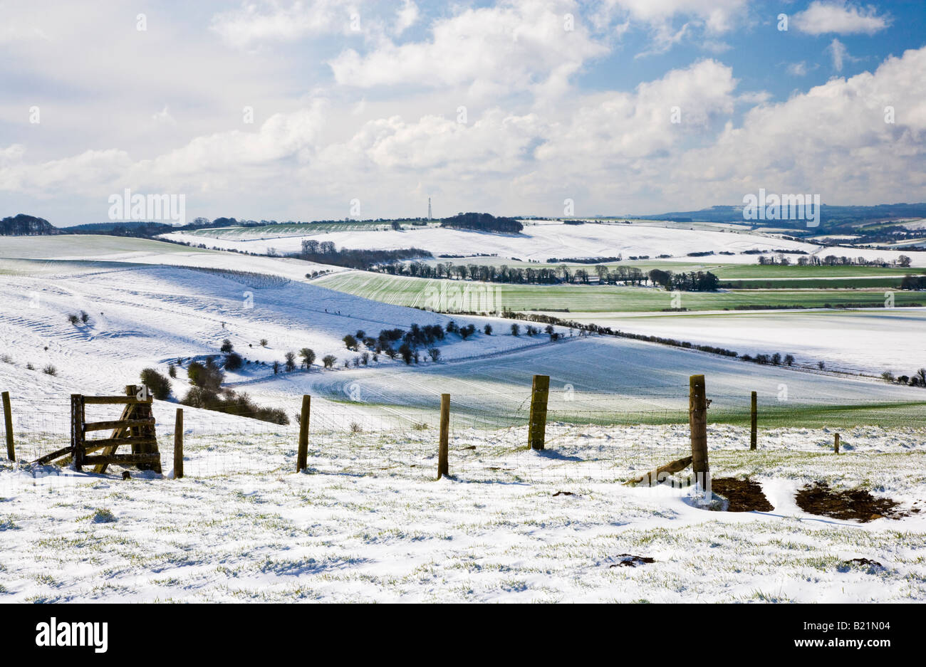 Schnee über die Marlborough Downs in Wiltshire, England, Vereinigtes Königreich von Liddington Castle genommen Stockfoto
