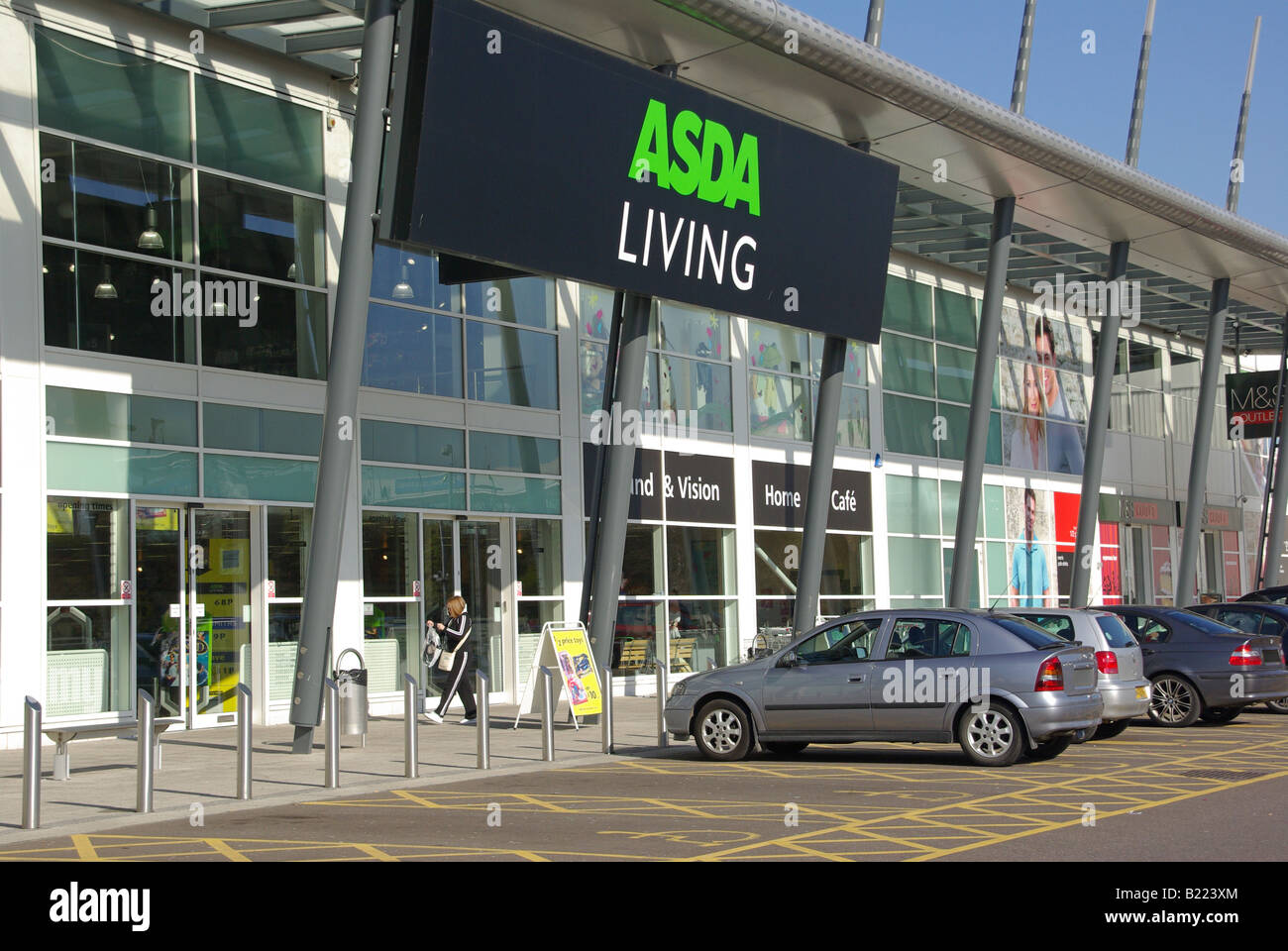 Einkaufszentrum West Thurrock Essex Asda Living und kostenlose Parkplätze England UK Stockfoto