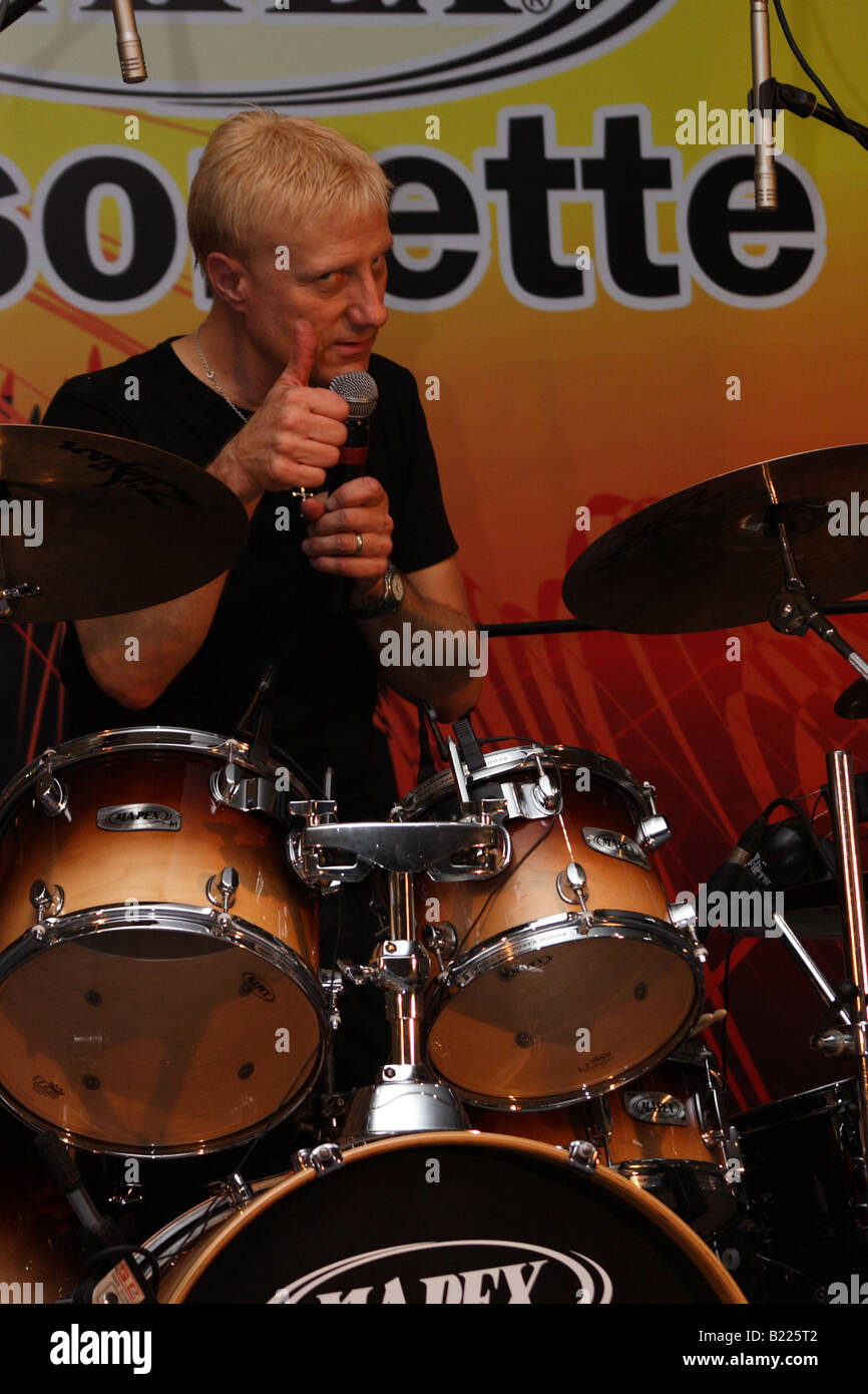 Gregg bissonette -Fotos und -Bildmaterial in hoher Auflösung – Alamy