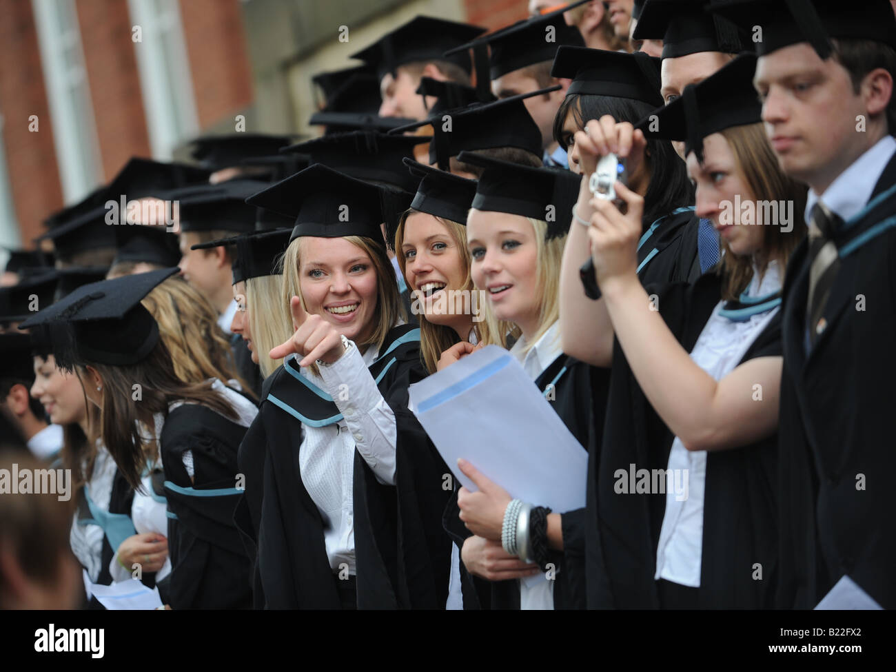 Studenten feiern Graduation Day an der Universität Birmingham Stockfoto