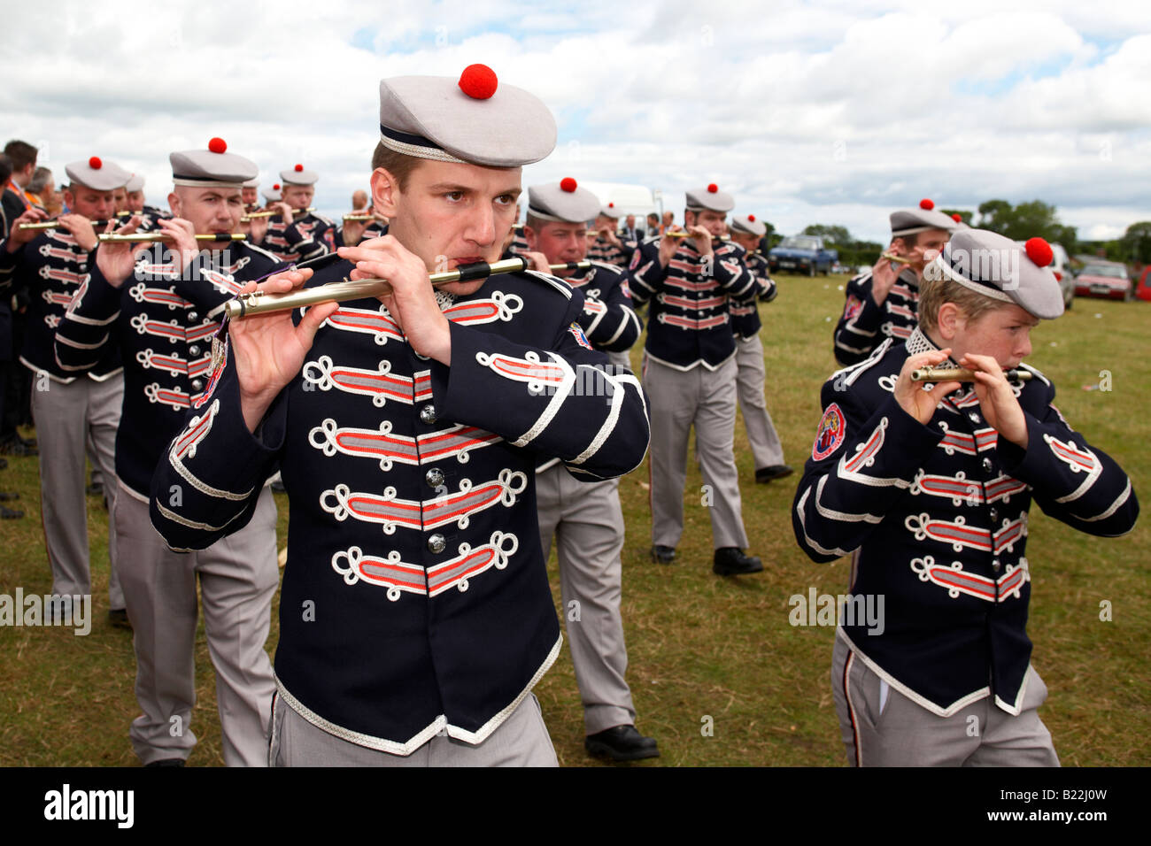 Mitglieder der Loyalisten Flute Band spielt im 12. Juli Orangefest feiern in der Dromara Grafschaft, Nord-Irland Stockfoto