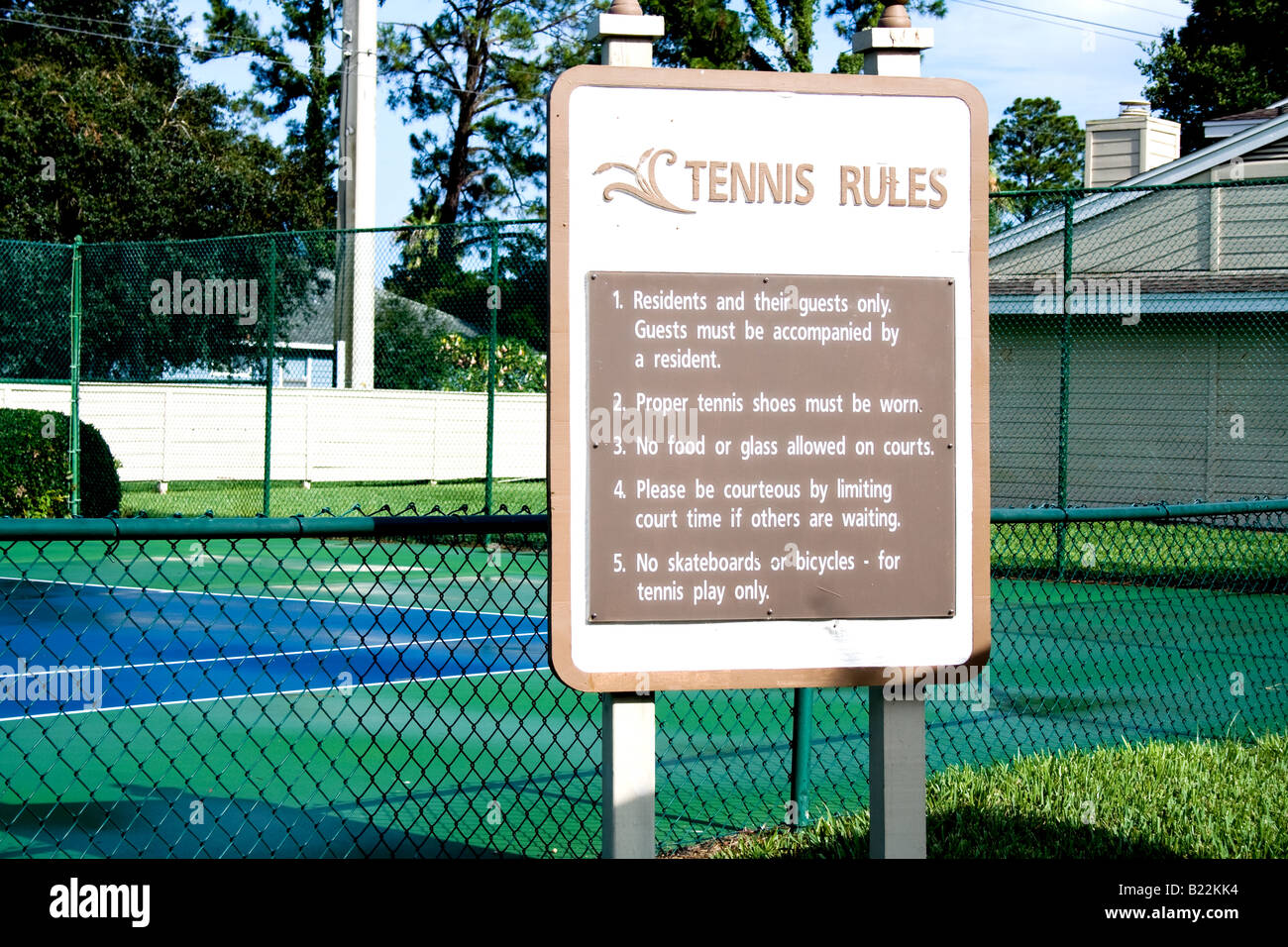 Zeichen für Tennisregeln für einen Tennisplatz in Ponte Vedra Beach, Florida Stockfoto