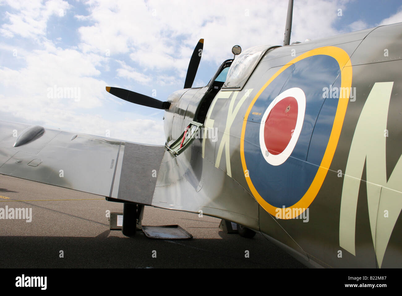 Spitfire LF MkIX Geist von Kent in RAF Manston 2006 Stockfoto