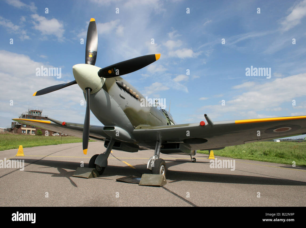Spitfire LF MkIX Geist von Kent in RAF Manston Stockfoto