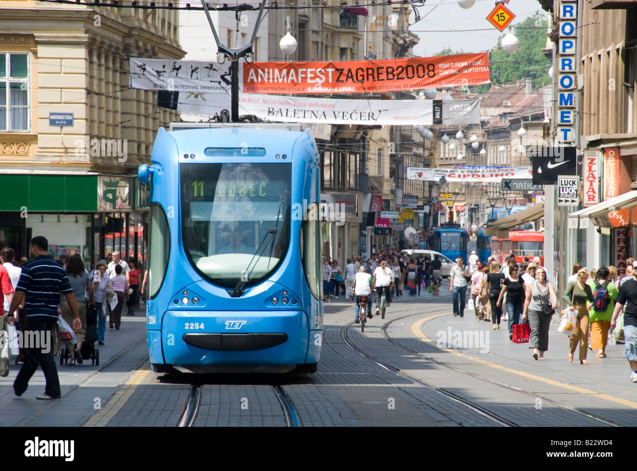 Straßenbahn auf Ilica Zagreb Stockfoto