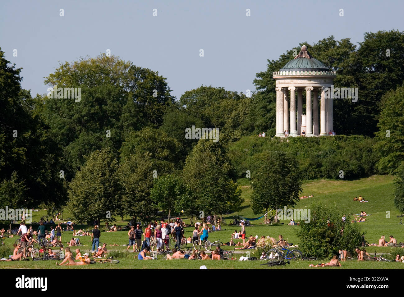 Park Monopteros Munich Stockfotos Und Bilder Kaufen Alamy