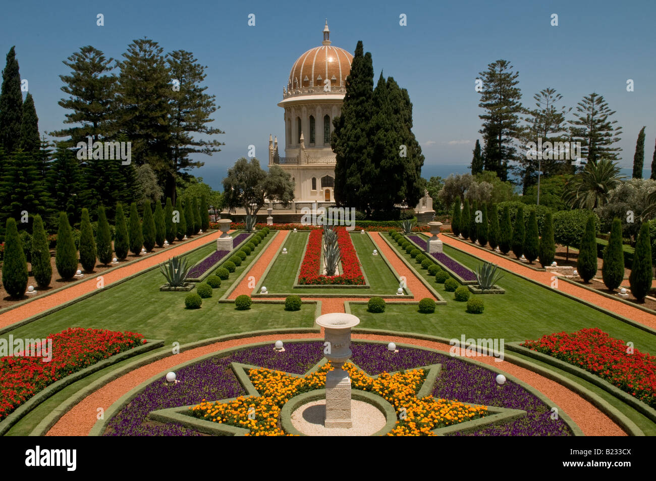 Eine allgemeine Ansicht der hängenden Gärten der Bahai Glauben und der Schrein des Bab auf dem Berg Karmel in Haifa, Israel Stockfoto