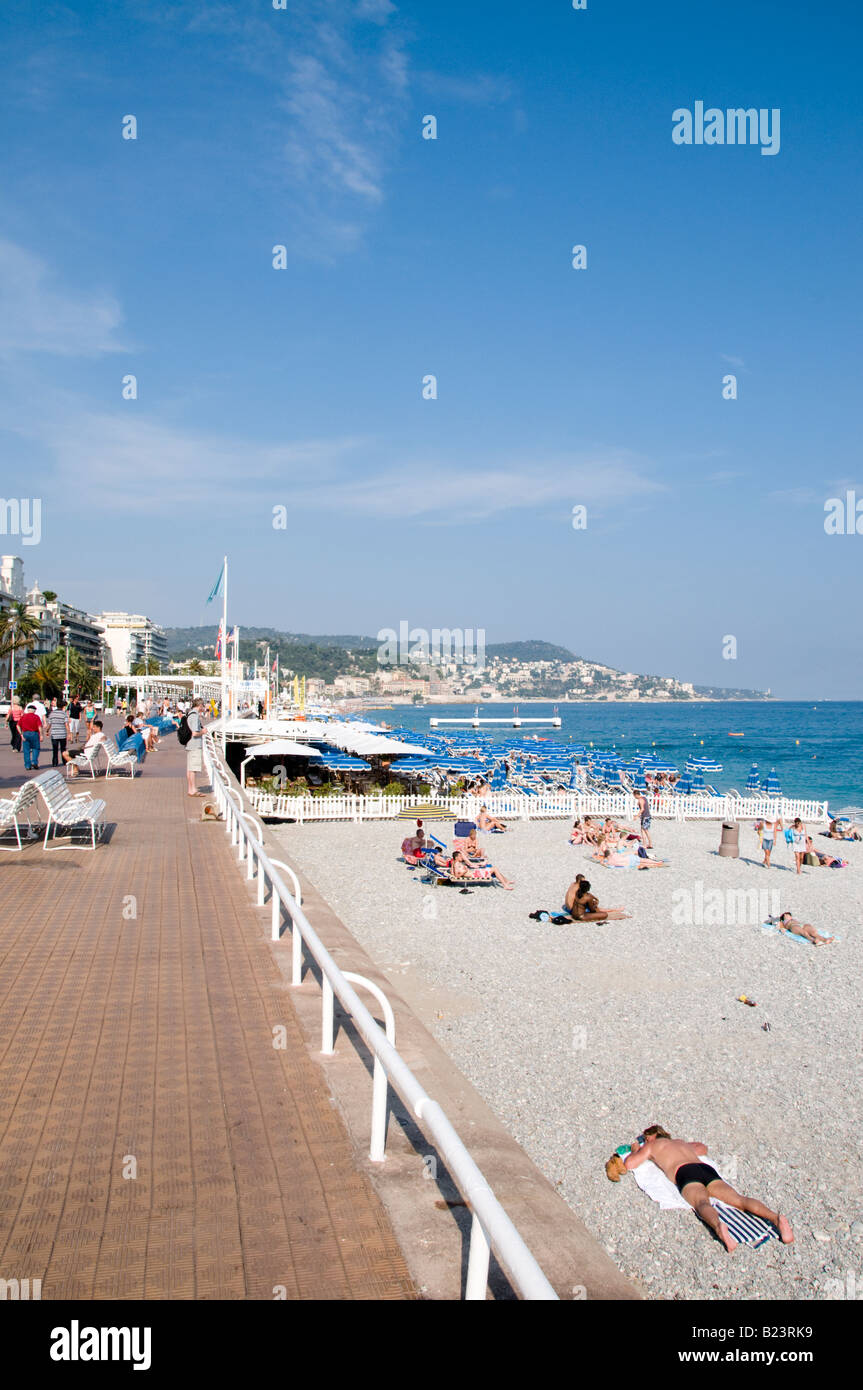 Promenade des Anglais und Strand, Nizza, Frankreich Stockfoto