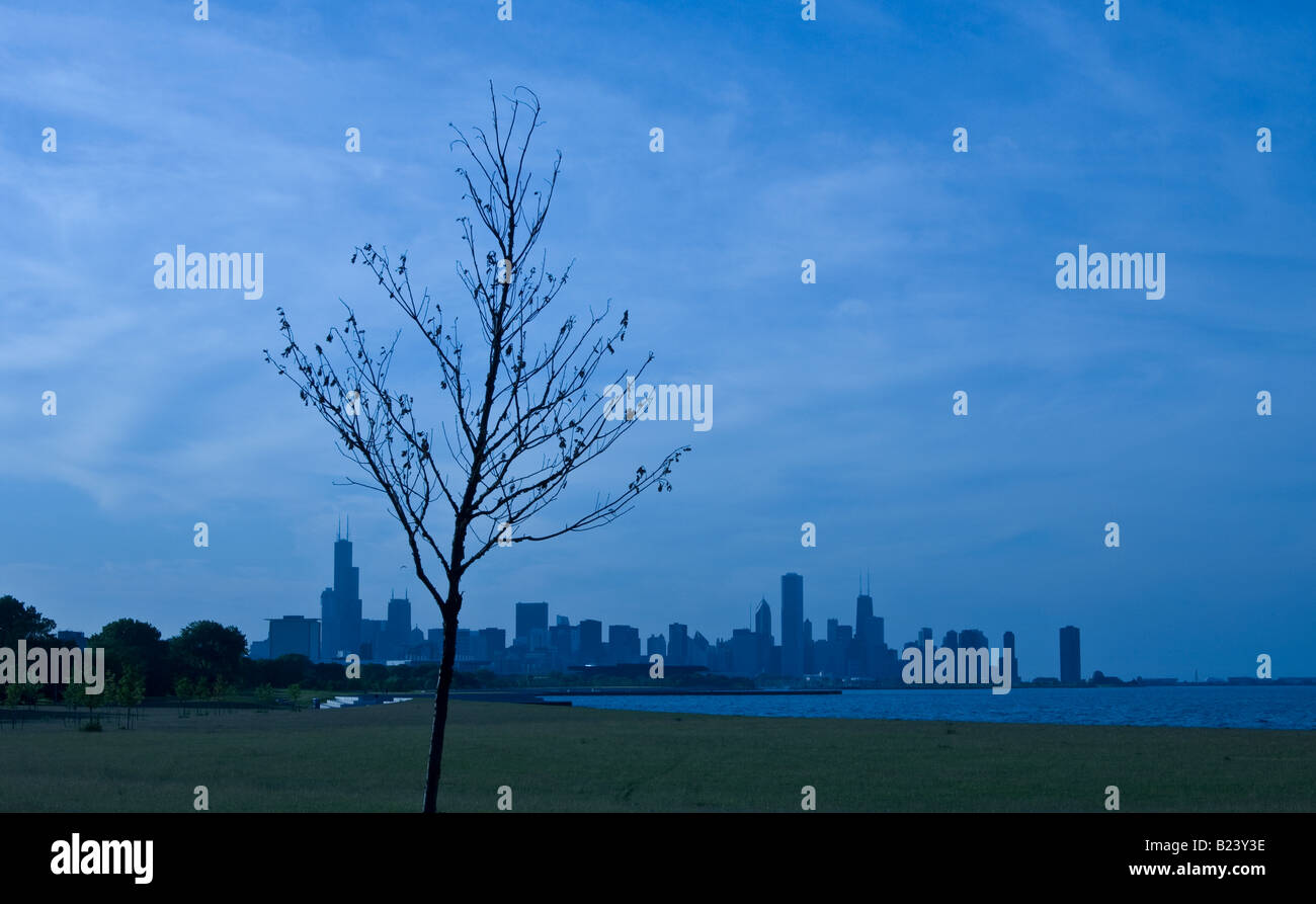 Skyline von Chicago betrachtet leicht bewölkt aus dem Süden Stockfoto