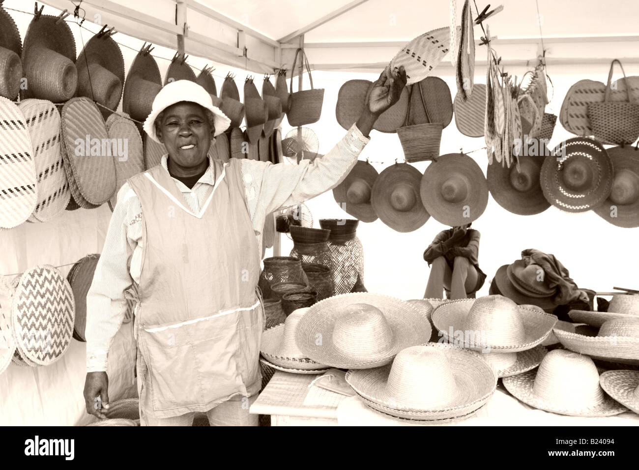 Anbieter und Handwerkerin in einem typischen Markt, Tunja, Boyacá, Kolumbien, Südamerika Stockfoto