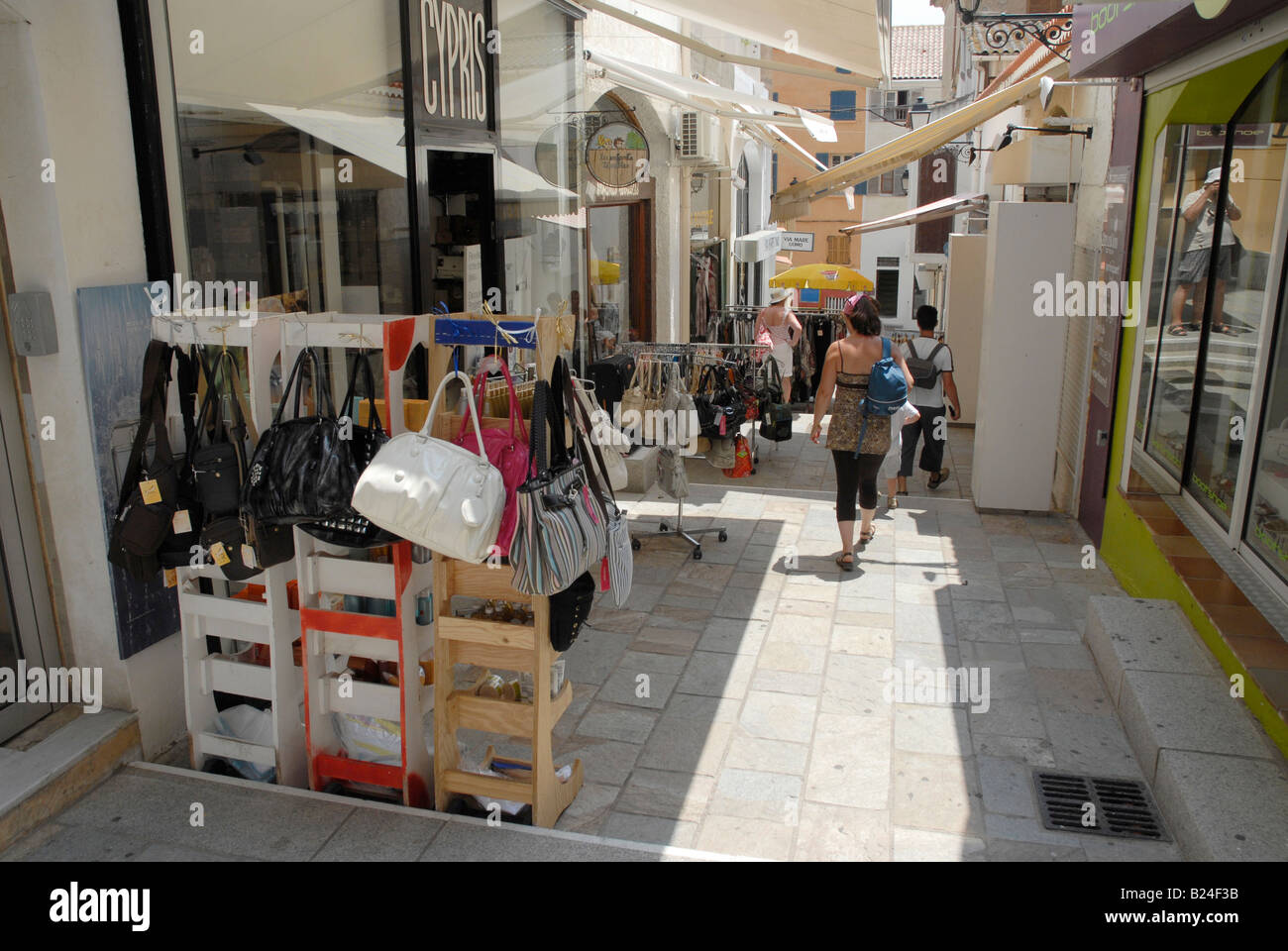 Malerische Backstreet von Calvi im Norden Korsikas Stockfoto