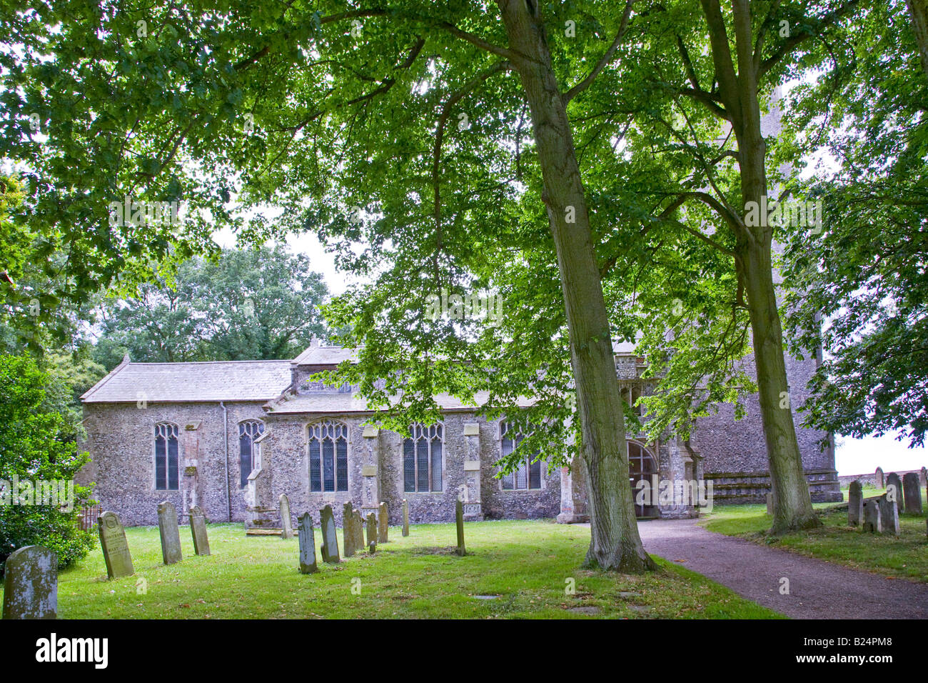Die mittelalterliche Kirche St. Michael und alle Engel in Barton Turf Norfolk Stockfoto