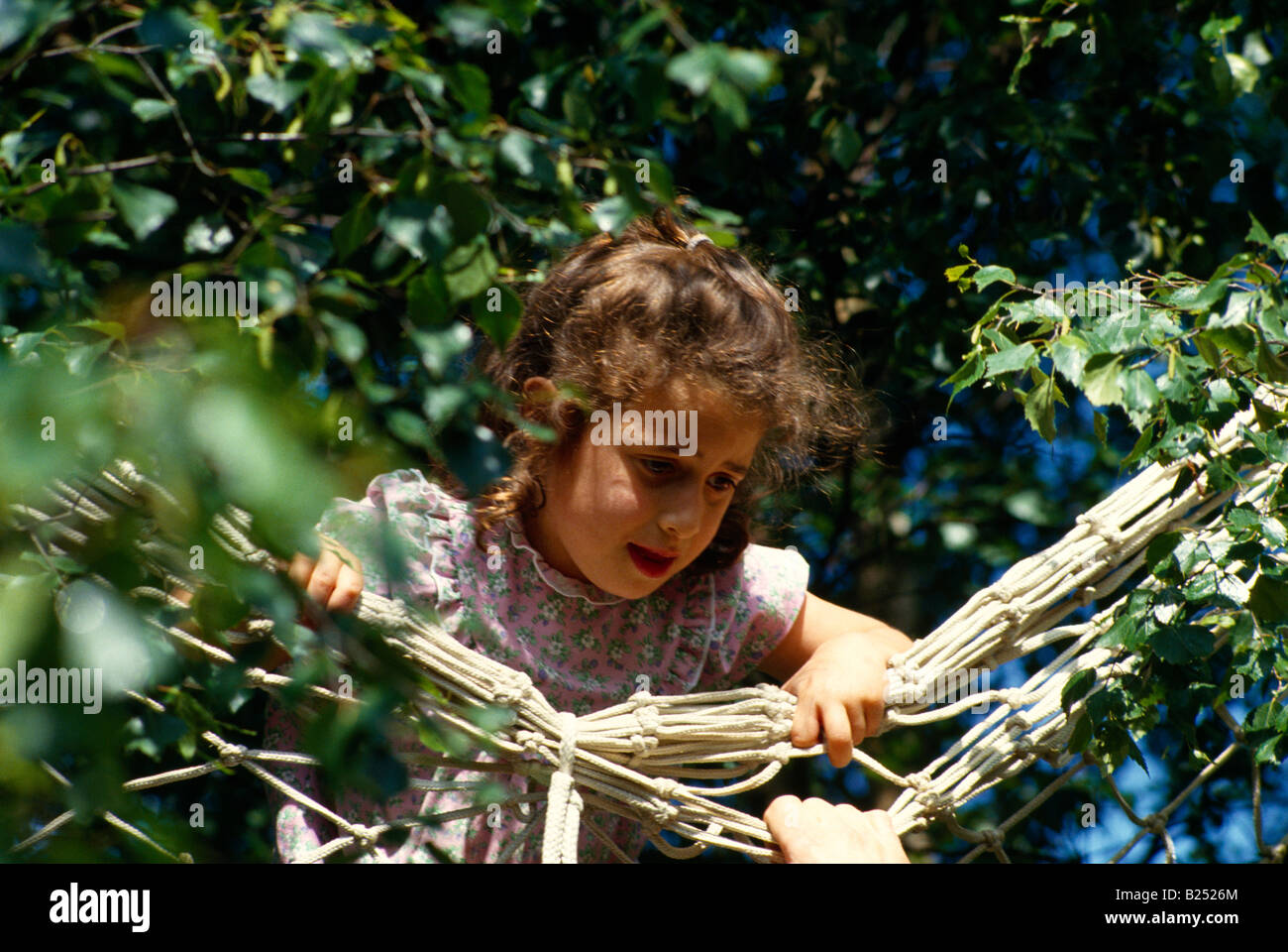 Kind mit Höhenangst Stockfoto