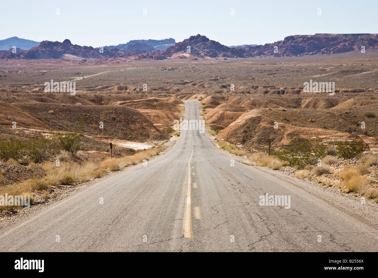 Straße durch die Wüste Zone im Tal des Feuers in der Nähe von Overton, Lake Mead, Nevada, USA Stockfoto